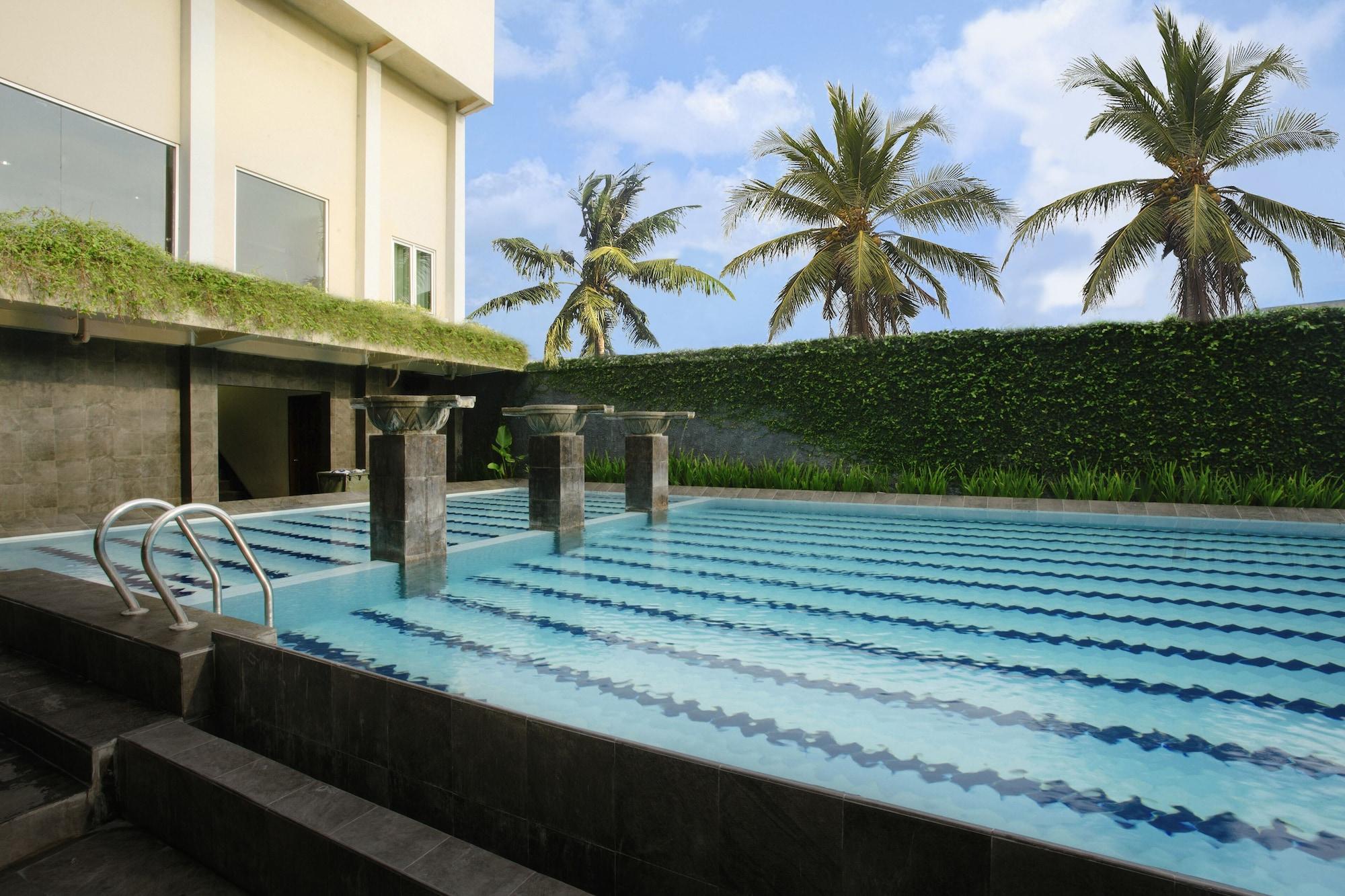 Grand Zuri Dumai Hotel Exterior photo