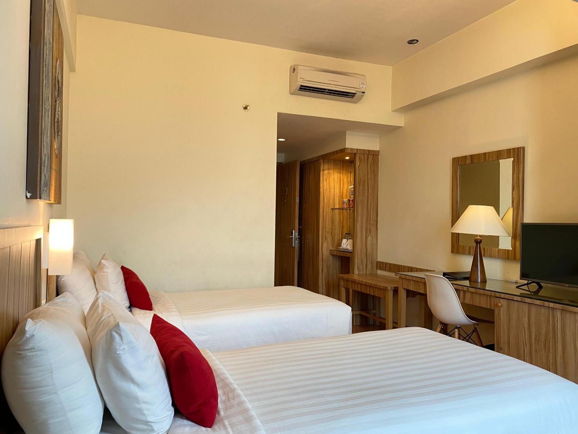 Grand Zuri Dumai Hotel Exterior photo