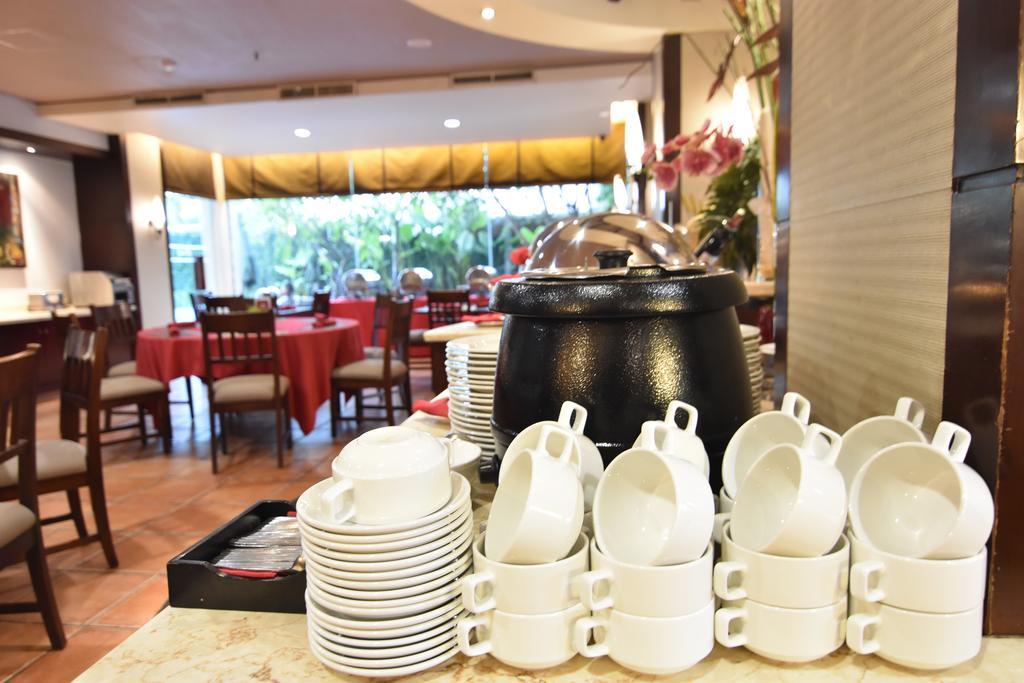 Grand Zuri Dumai Hotel Exterior photo