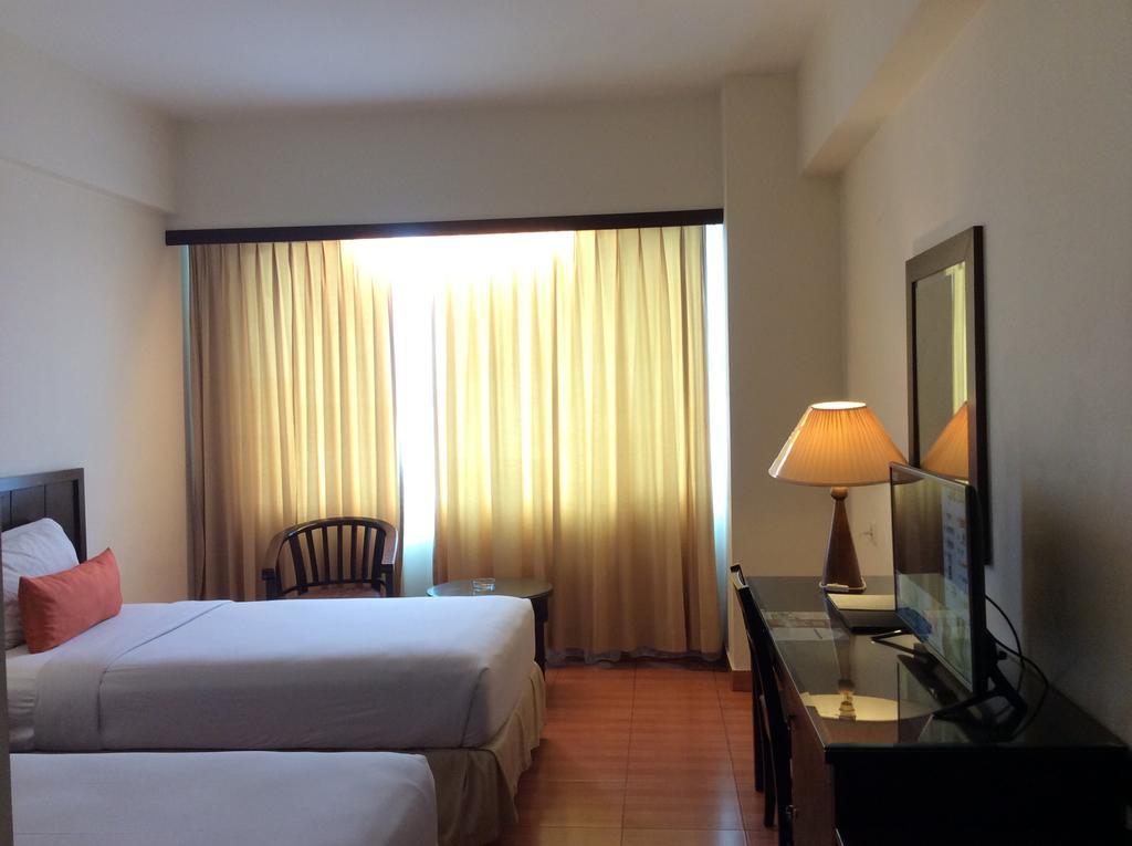 Grand Zuri Dumai Hotel Exterior photo